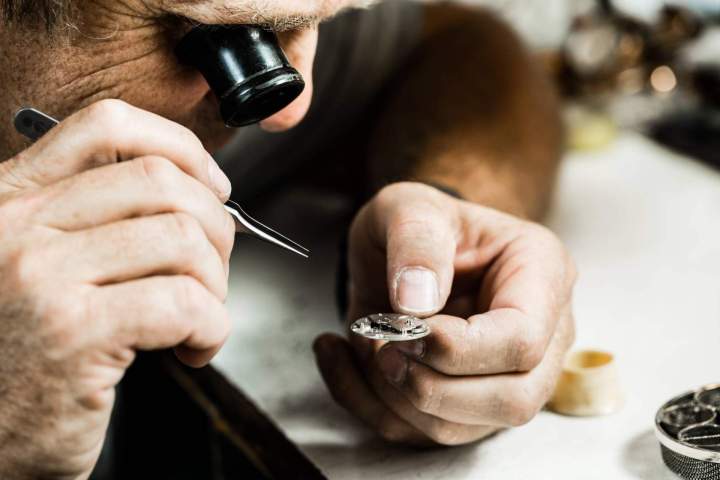 Restauration montre ancienne Ajaccio